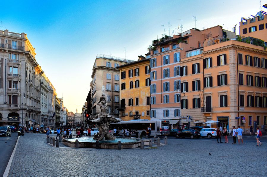 009 Piazza Barbarini Romec